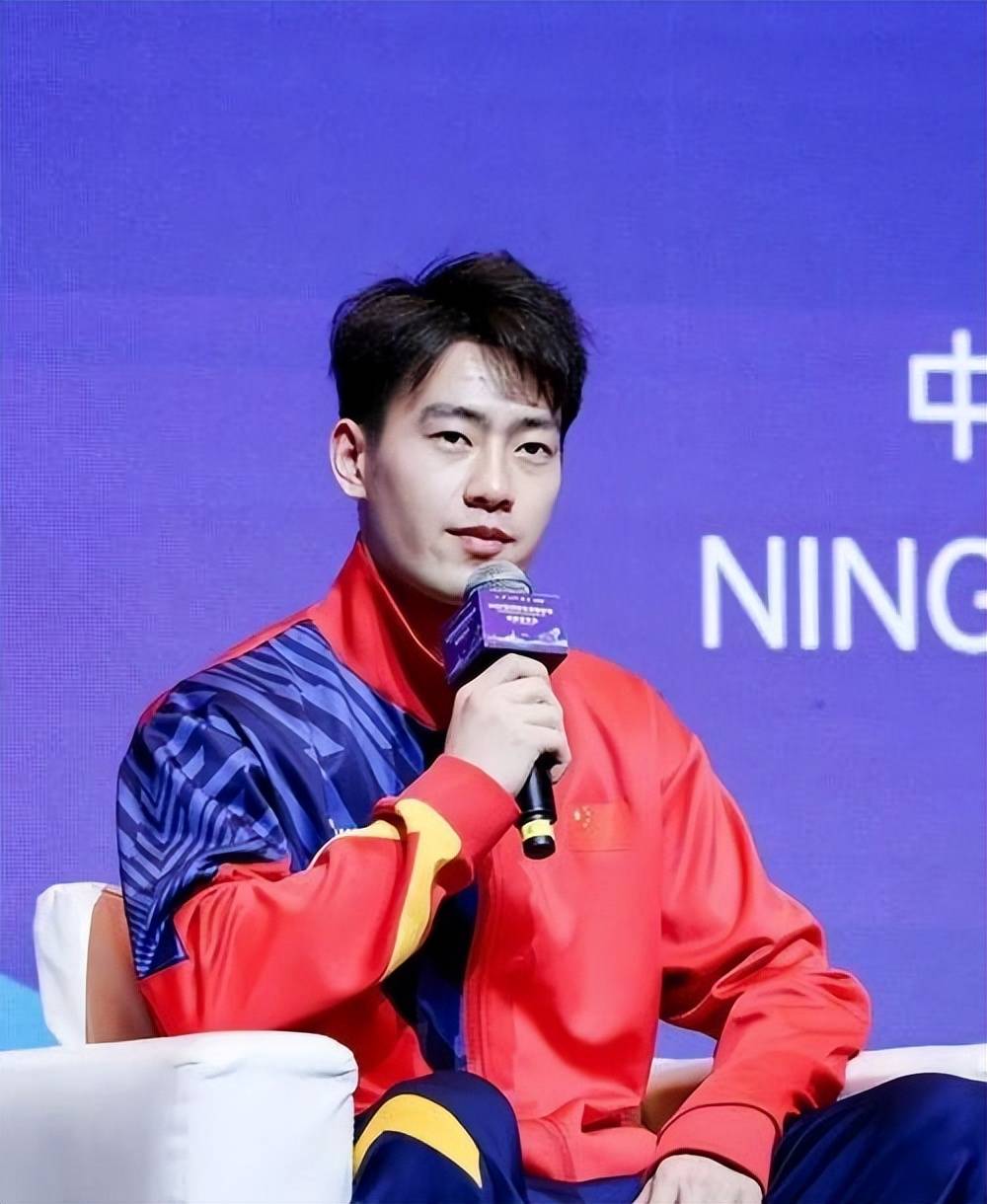 包含摩纳哥客场输球，战术变动考验主教练的词条